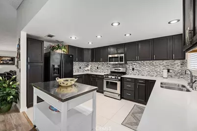 44115 Hunter Court, Lancaster, CA 93536 - Photo 12