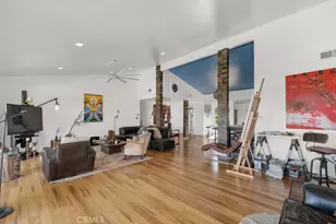 22315 De Kalb, Calabasas, CA 91302 - Photo 4
