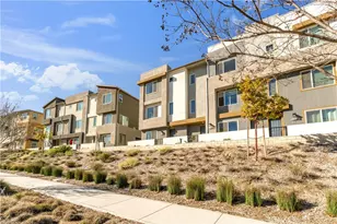 27582 Manzanita, Valencia, CA 91381 - Photo 2