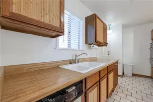 10733 Wixom St, Los Angeles, CA 91352 - Photo 12