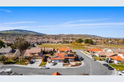39551 Blackhawk Court, Palmdale, CA 93551 - Photo 2