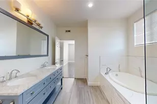 12407 Moorpark, Studio City, CA 91604 - Photo 22