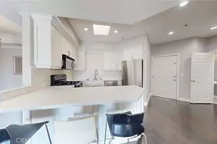 12407 Moorpark, Studio City, CA 91604 - Photo 8