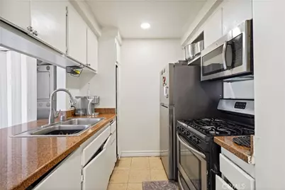 21219 Roscoe, Canoga Park, CA 91304 - Photo 6
