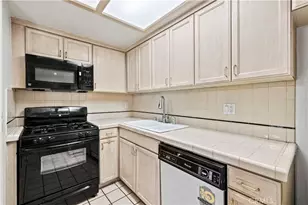 435 E Valencia Ave, Burbank, CA 91501 - Photo 18