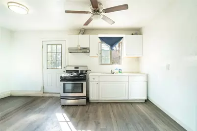 11044 Borden Avenue, Pacoima, CA 91331 - Photo 14