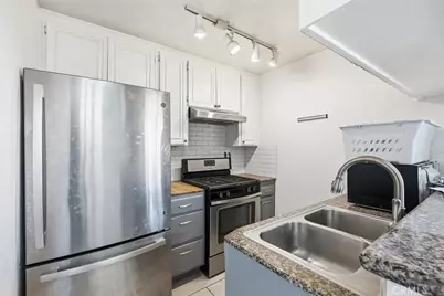 7045 Woodley Avenue #124, Lake Balboa, CA 91406 - Photo 8