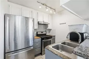 7045 Woodley Ave, Lake Balboa, CA 91406 - Photo 8