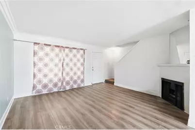 7045 Woodley Avenue #124, Lake Balboa, CA 91406 - Photo 2