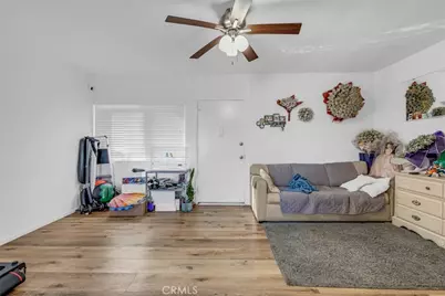 6652 Darby Avenue, Reseda, CA 91335 - Photo 6