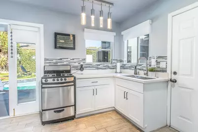 1207 Greenacre Avenue, West Hollywood, CA 90046 - Photo 28