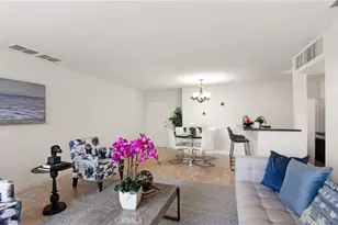 8601 International, Canoga Park, CA 91304 - Photo 4