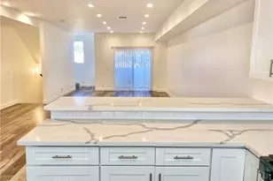 7327 Kester Ave, Van Nuys, CA 91405 - Photo 28