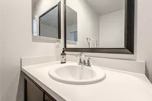 26711 Lexington Ln, Saugus, CA 91350 - Photo 12