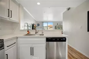 5220 Premiere Hills, Woodland Hills, CA 91364 - Photo 12