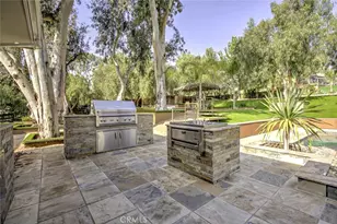 10555 Art St, Shadow Hills, CA 91040 - Photo 48