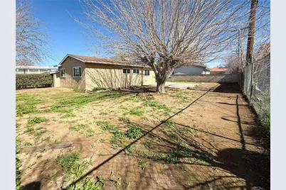 1560 W Avenue H10, Lancaster, CA 93534 - Photo 20