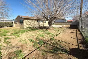 1560 W Ave H-10, Lancaster, CA 93534 - Photo 20