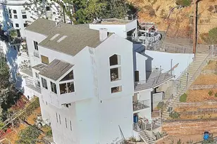 2579 Leicester Dr, Los Angeles, CA 90046 - Photo 2