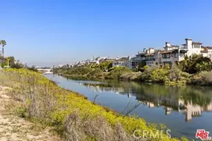 31 Spinnaker St, Marina del Rey, CA 90292 - Photo 20
