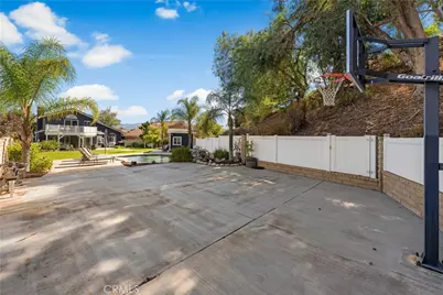 22435 Cardiff Drive, Saugus, CA 91350 - Photo 46