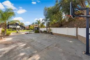 22435 Cardiff Dr, Saugus, CA 91350 - Photo 46