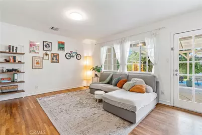 17145 Strathern Street, Lake Balboa, CA 91406 - Photo 6