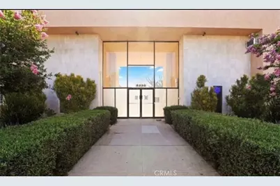 5232 Corteen Place #7, Valley Village, CA 91607 - Photo 2