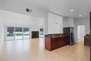 20324 Oxnard St, Woodland Hills, CA 91367 - Photo 16