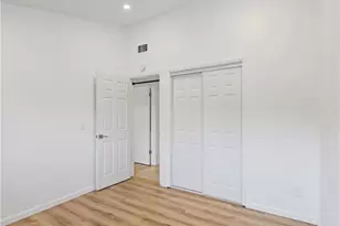 20324 Oxnard St, Woodland Hills, CA 91367 - Photo 10