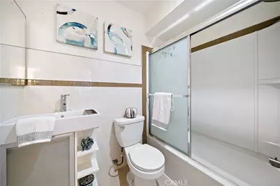 18100 Burbank #11, Tarzana, CA 91356 - Photo 38