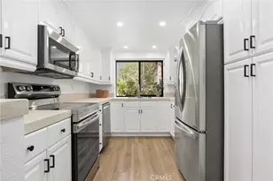 21500 Califa St, Woodland Hills, CA 91367 - Photo 6