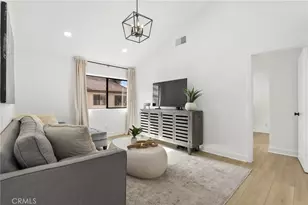 21500 Califa St, Woodland Hills, CA 91367 - Photo 10