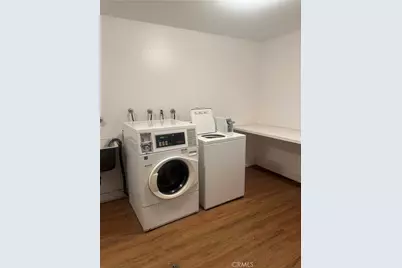 7055 Etiwanda Avenue #208, Reseda, CA 91335 - Photo 16