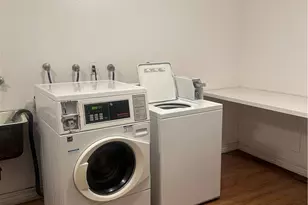 7055 Etiwanda Ave, Reseda, CA 91335 - Photo 16