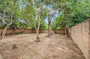 20010 Eccles St, Winnetka, CA 91306 - Photo 22