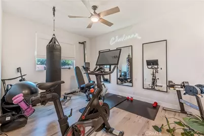 17065 Cantlay, Lake Balboa, CA 91406 - Photo 32