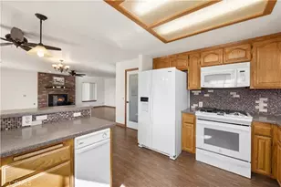 2051 W Ave L8, Lancaster, CA 93536 - Photo 14