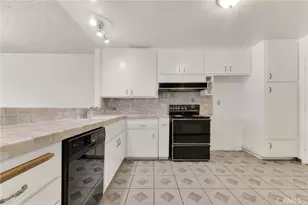 1654 Edgewater Ln, Camarillo, CA 93010 - Photo 16