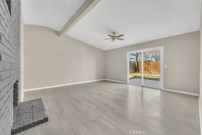 1041 W Avenue H2, Lancaster, CA 93534 - Photo 4