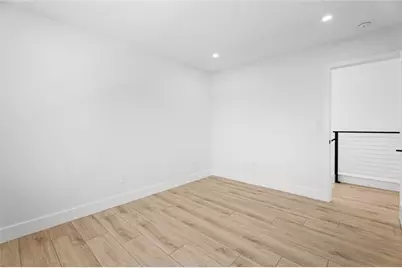 19701 Blythe Street, Winnetka, CA 91306 - Photo 24