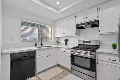 25258 Steinbeck Avenue #F, Stevenson Ranch, CA 91381 - Photo 2