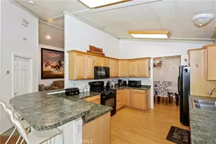 329 E Sherwood Blvd, Big Bear City, CA 92314 - Photo 10