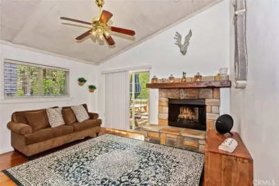 329 E Sherwood Boulevard, Big Bear City, CA 92314 - Photo 6