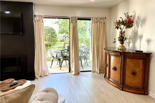 5720 Owensmouth, Woodland Hills, CA 91367 - Photo 8