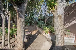 225 Barry, Ventura, CA 93001 - Photo 28