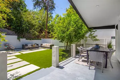 22284 Avenue San Luis, Woodland Hills, CA 91364 - Photo 32