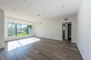 23345 Oxnard St, Woodland Hills, CA 91367 - Photo 4