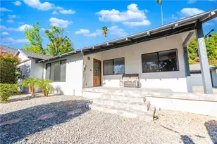 23345 Oxnard St, Woodland Hills, CA 91367 - Photo 1