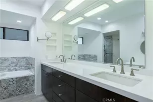 23345 Oxnard St, Woodland Hills, CA 91367 - Photo 18